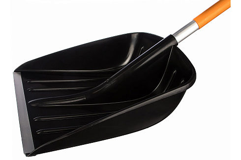 Лопата для снега облегченная черенок алюмин. FISKARS (1026793)